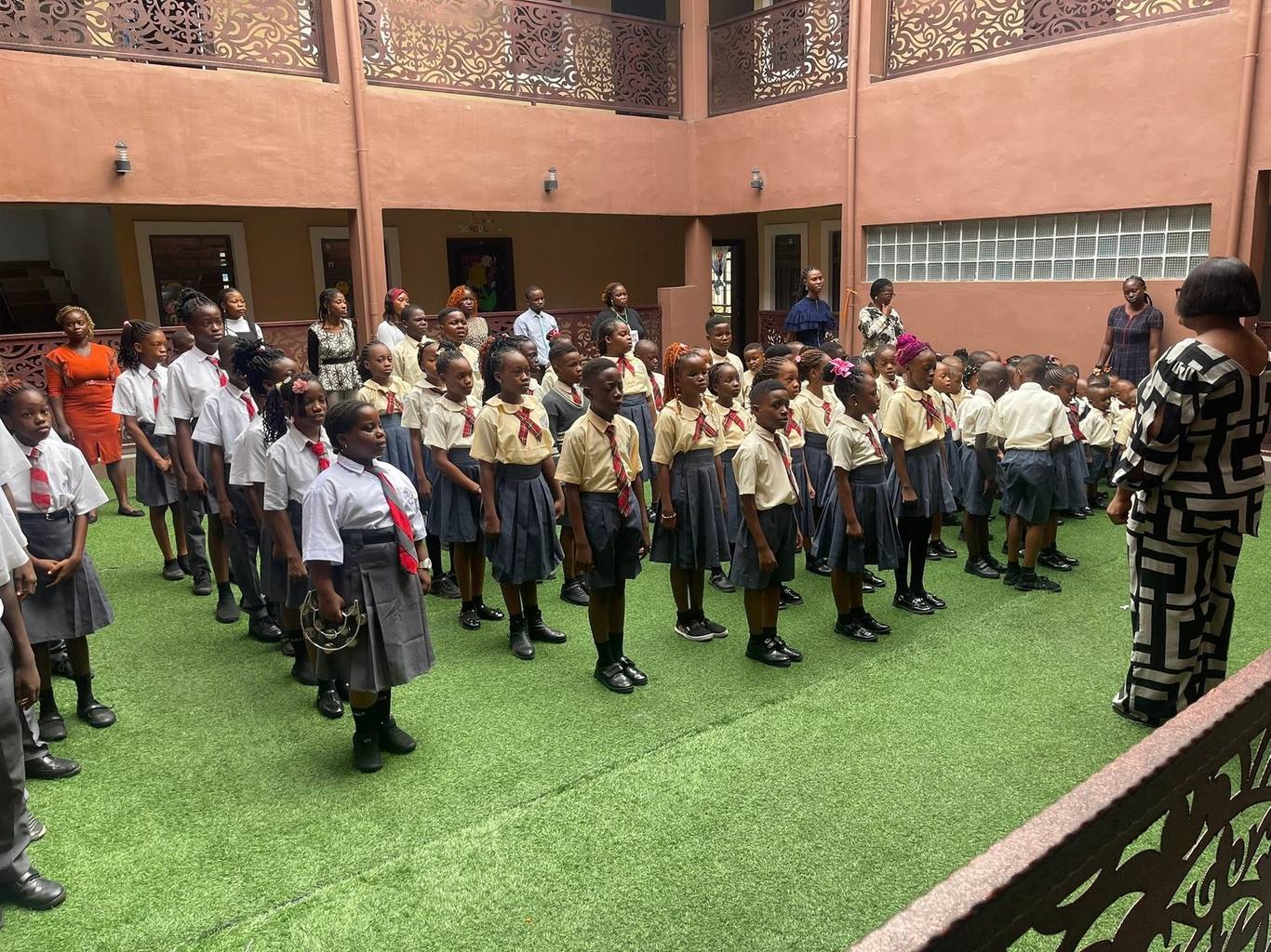 DAV-HAROS students and staff during school assembly
